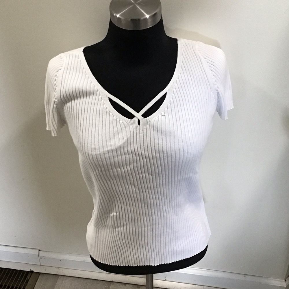 Liz Claiborne White Ribbed V-Neck Blouse